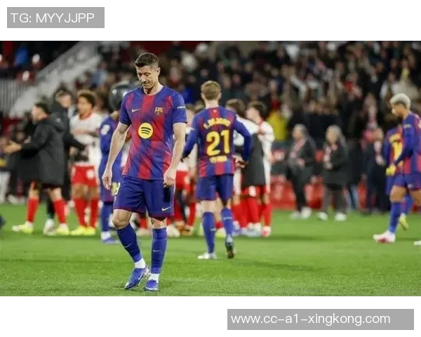 巴萨更衣室对裁判判罚强烈不满亚马尔越位判罚引发争议