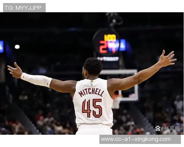 莫布里半场表现不佳10投仅3中仅得8分三分球更是3投0中令人失望 莫布里半场表现不佳10投仅3中仅得8分三分球更是3投0中令人失望