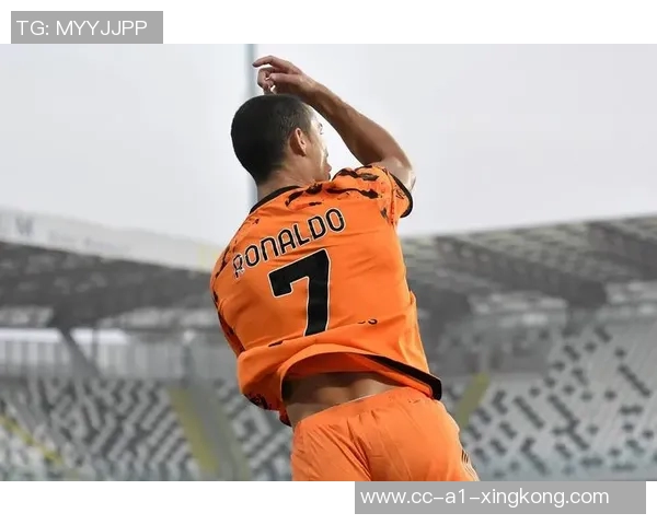 意甲新赛季启用橙色官方用球提升比赛中足球可见性